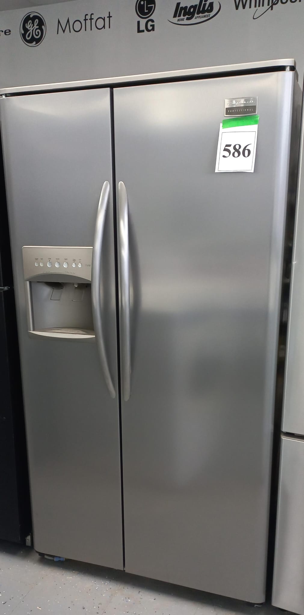 Frigidaire side by side Refrigerator